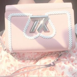 Meet your Posher, Lina